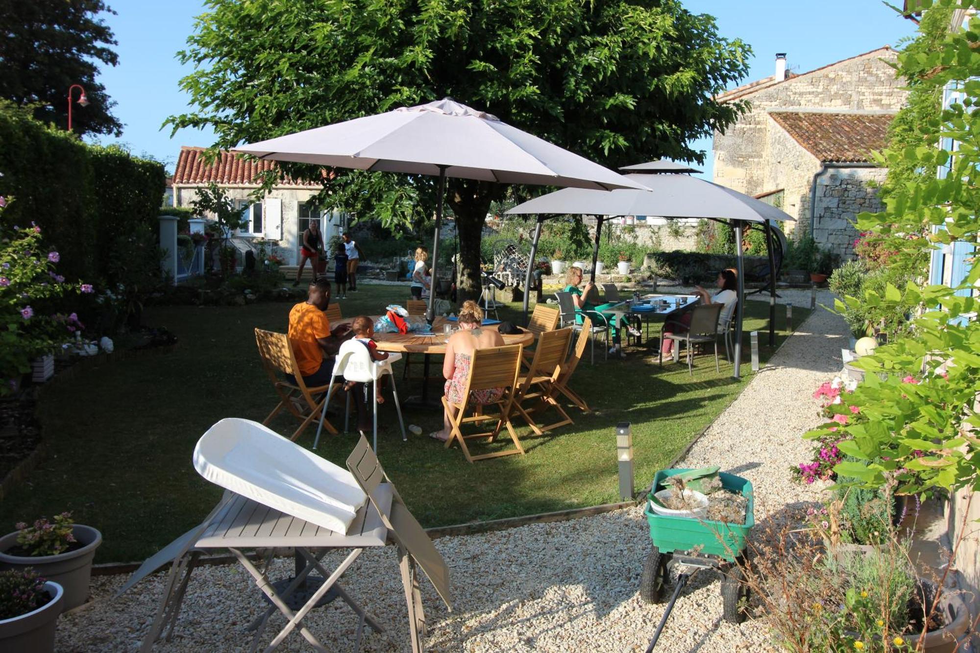 La Charentaise Des Lilas Saint-Léger Buitenkant foto
